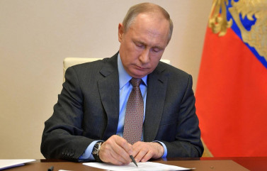 президент России подписал закон о государственном языке, регулирующий употребление иностранных слов - фото - 1